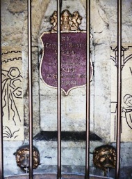 Lion heads of Becket's Well (tonyshaw3.blogspot.com)